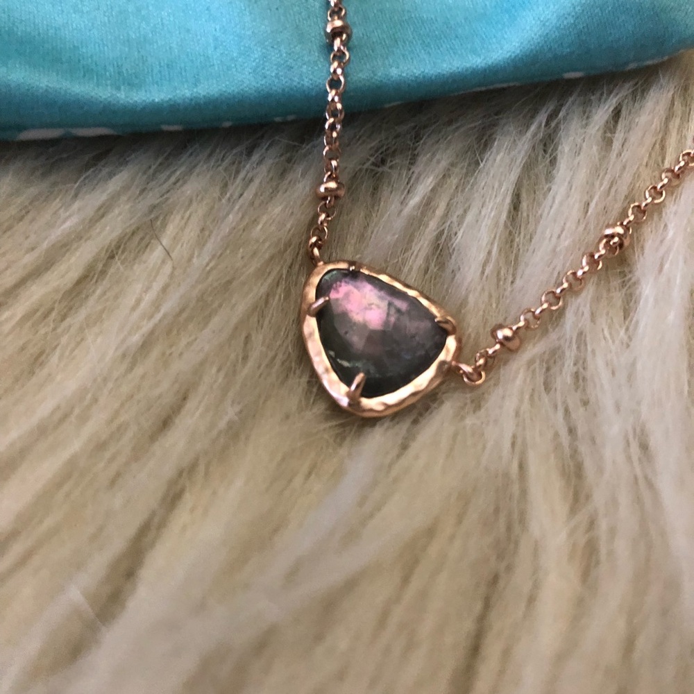 Kendra Scott Mother of Pearl pendant necklace - Picture 5 of 8